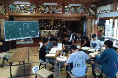 かわなべなべ花火の定例会の様子