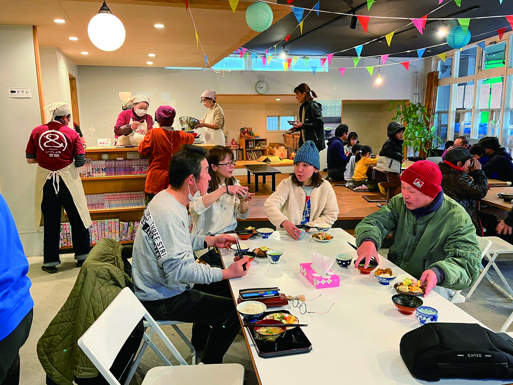 朝市&みんなの食堂 宮脇地区民の交流拠点の様子