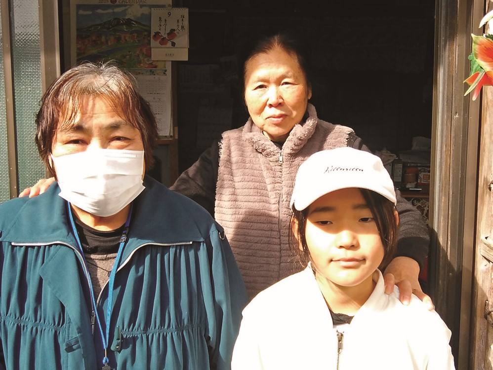 勝目地区 地域を元気にする新しい試み 「児童による高齢者の見守り活動」の様子