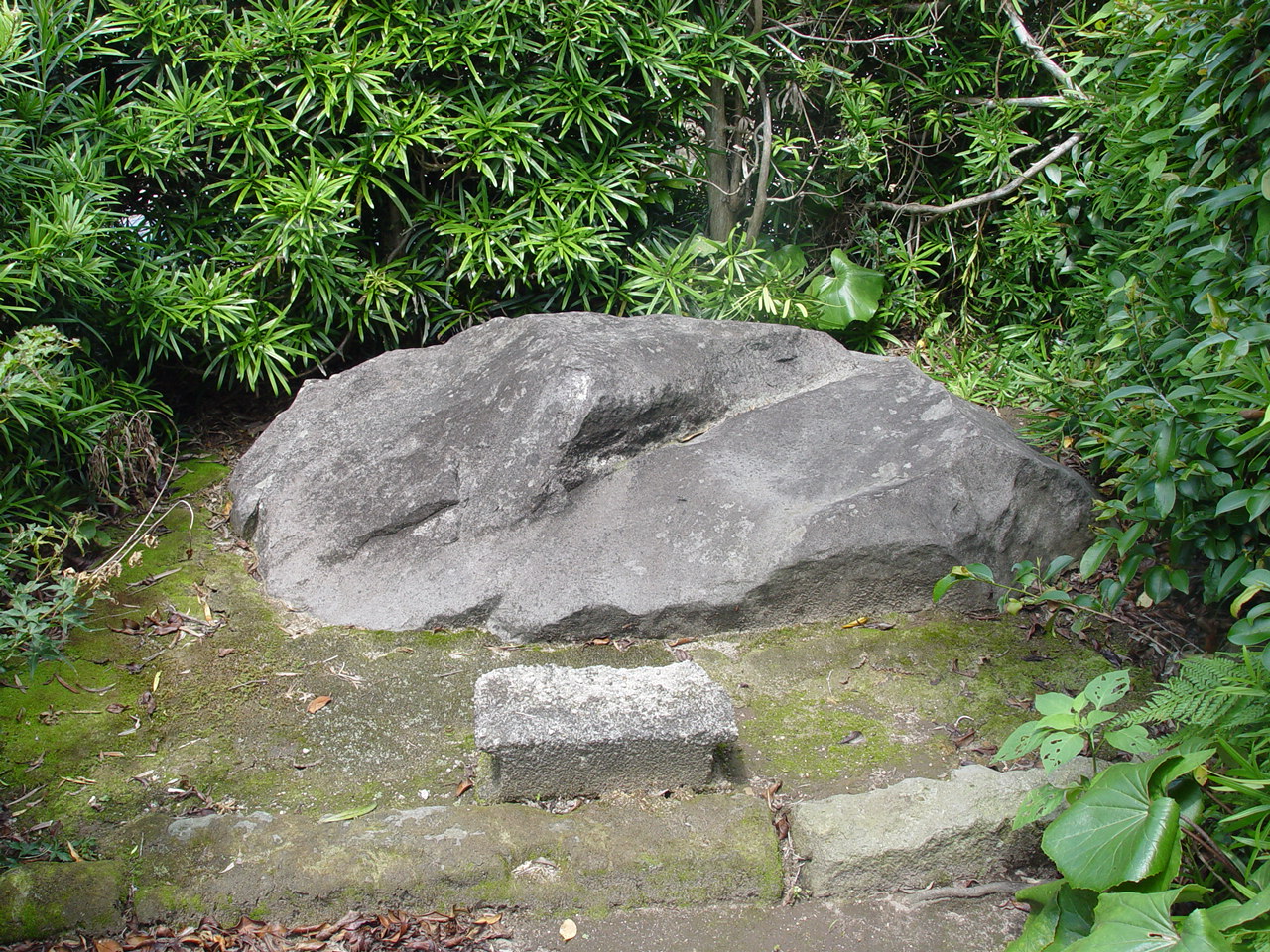 陵石