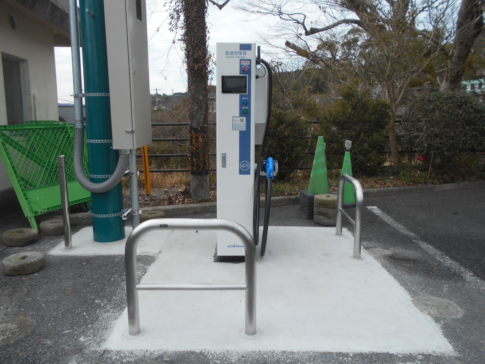 電気自動車用充電器