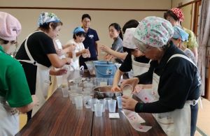防災研修（炊出し訓練）の様子