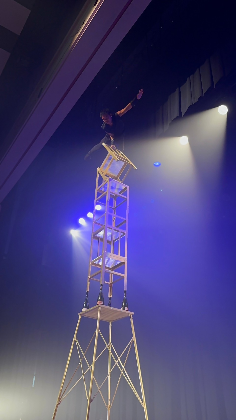 新浜レオン Specialコンサート（1部：張海輪雑技団）の案内です。