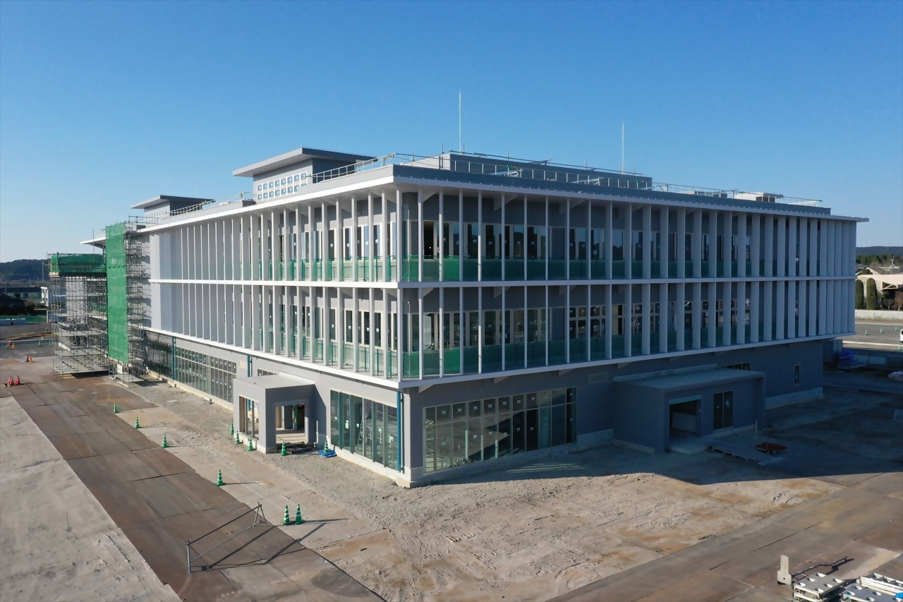 新庁舎造成工事の様子（南東側から）