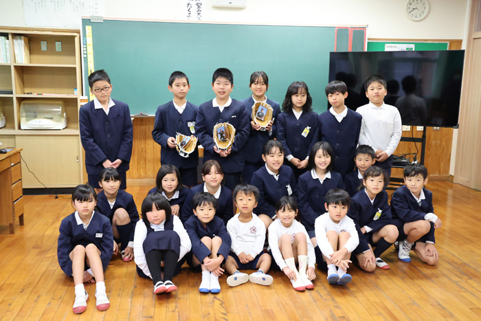 大谷翔平選手からの贈り物・市内の小学校にも続々到着～中福良小学校～